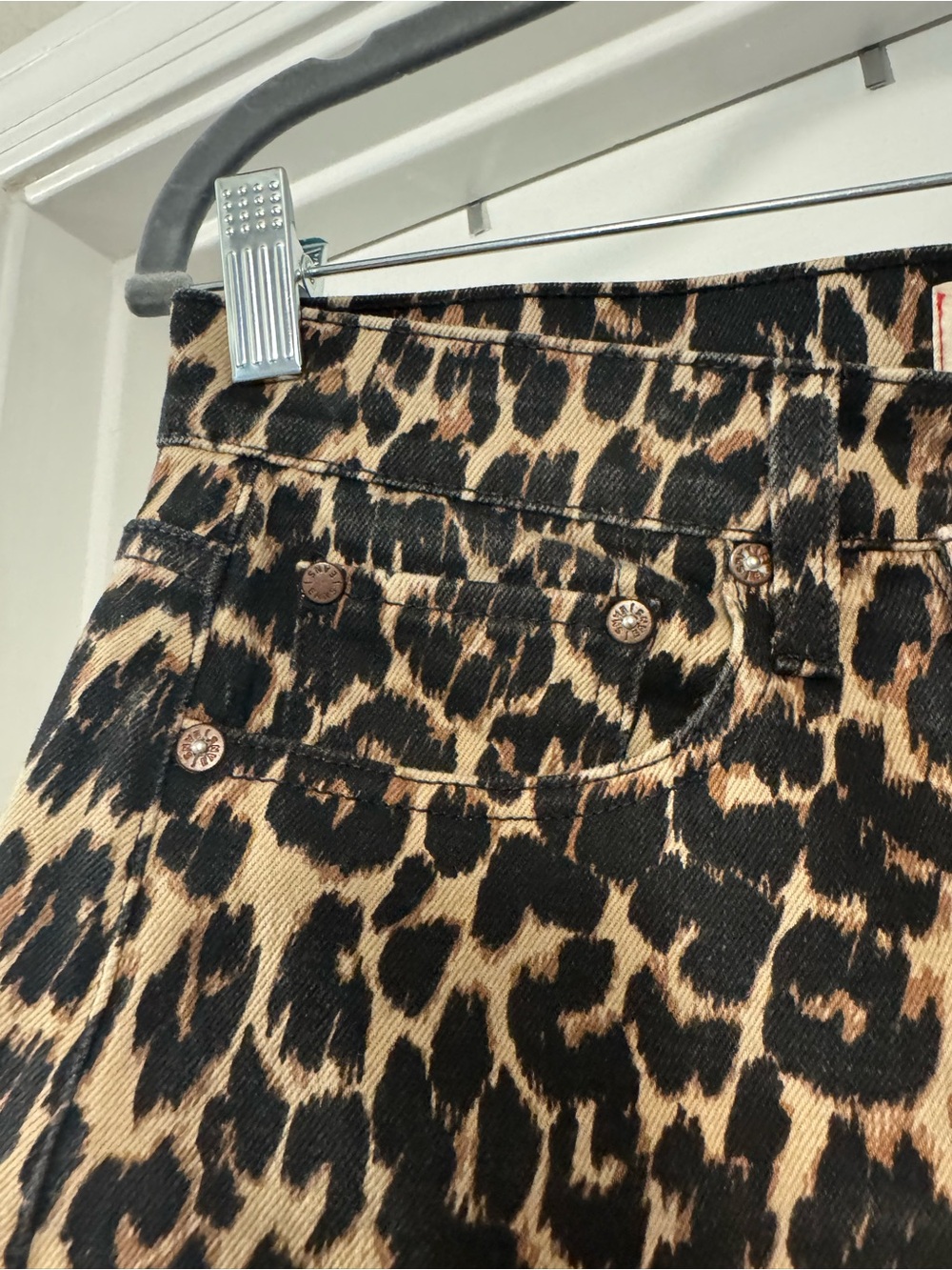 Alice + Olivia Leopard Print Jeans - Picture 6 of 14